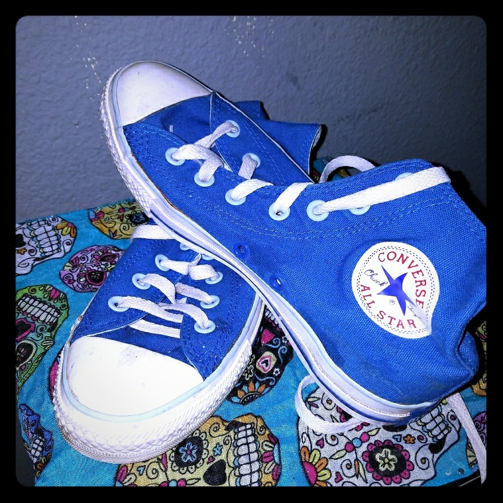 Chuck Taylor Cons